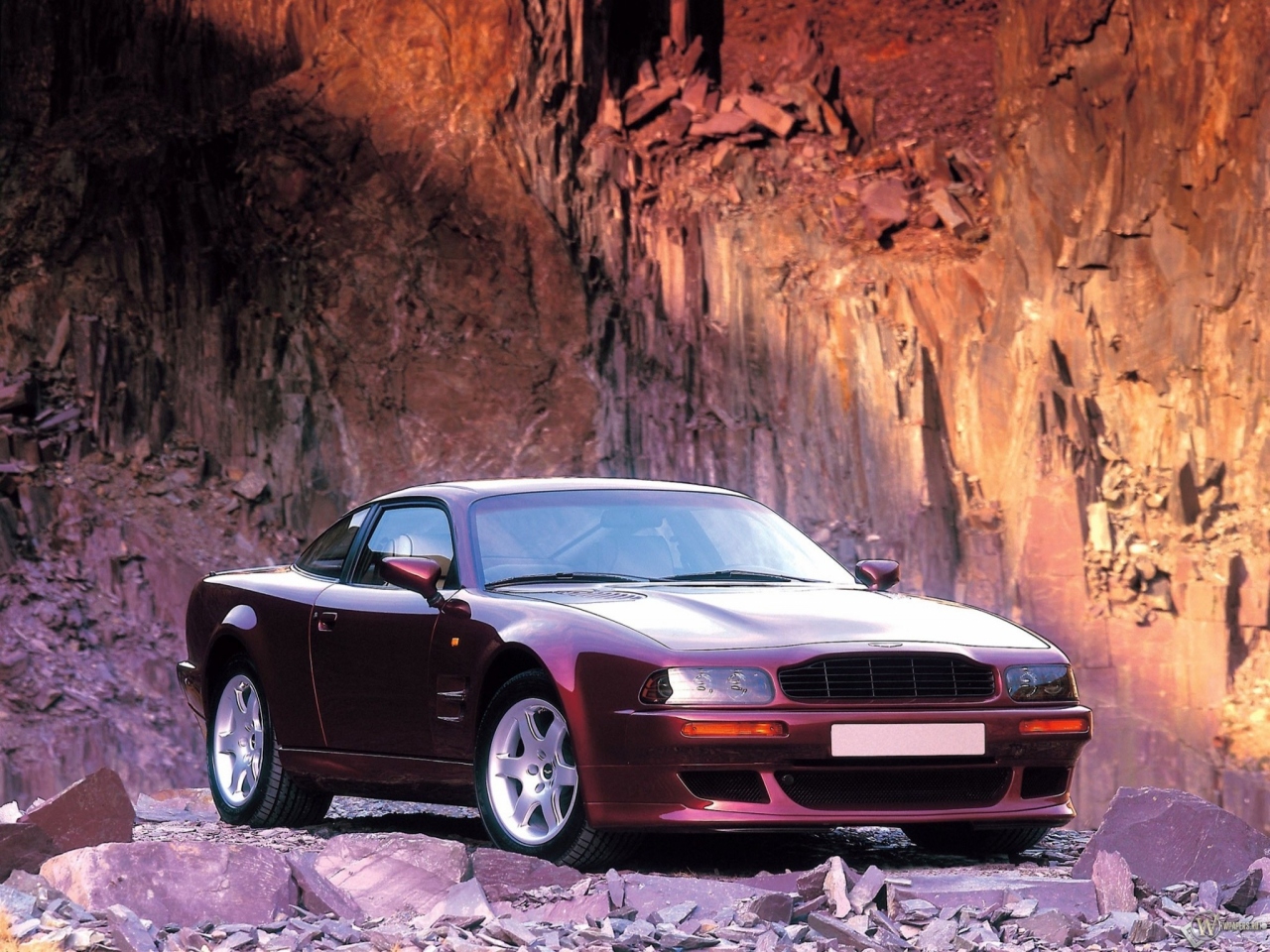 Aston Martin V8 Vantage (1993) 1280x960