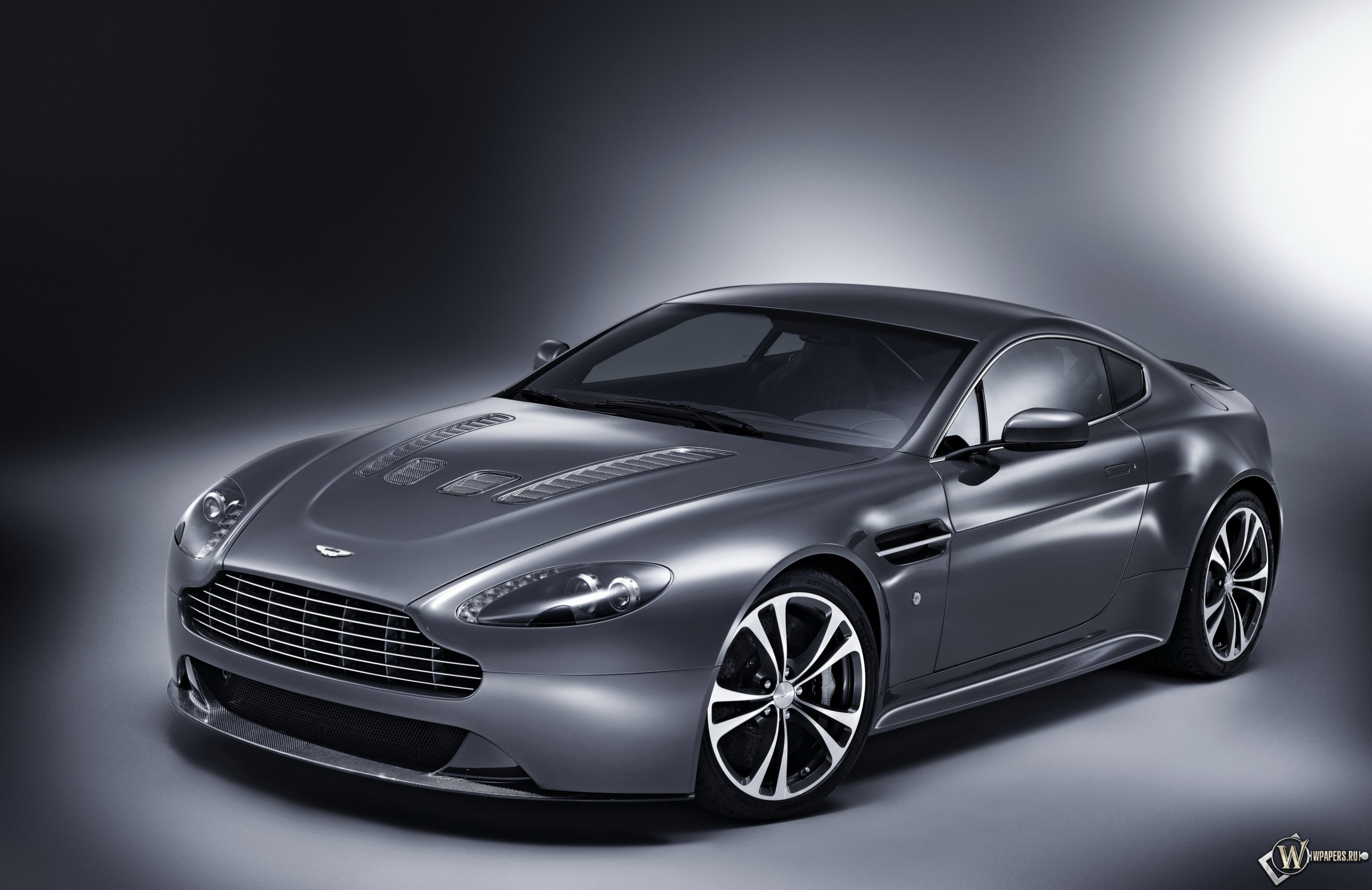 Aston Martin V12 Vantage (2010) 3024x1964