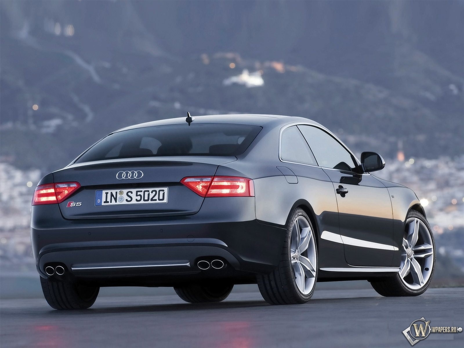 Audi A5 1600x1200