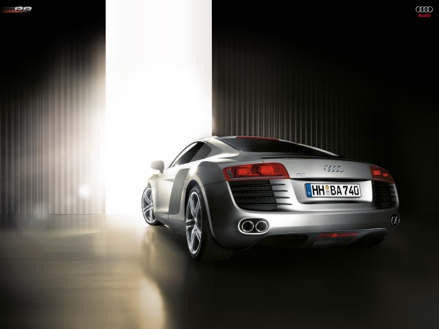 Audi R8 в ангаре