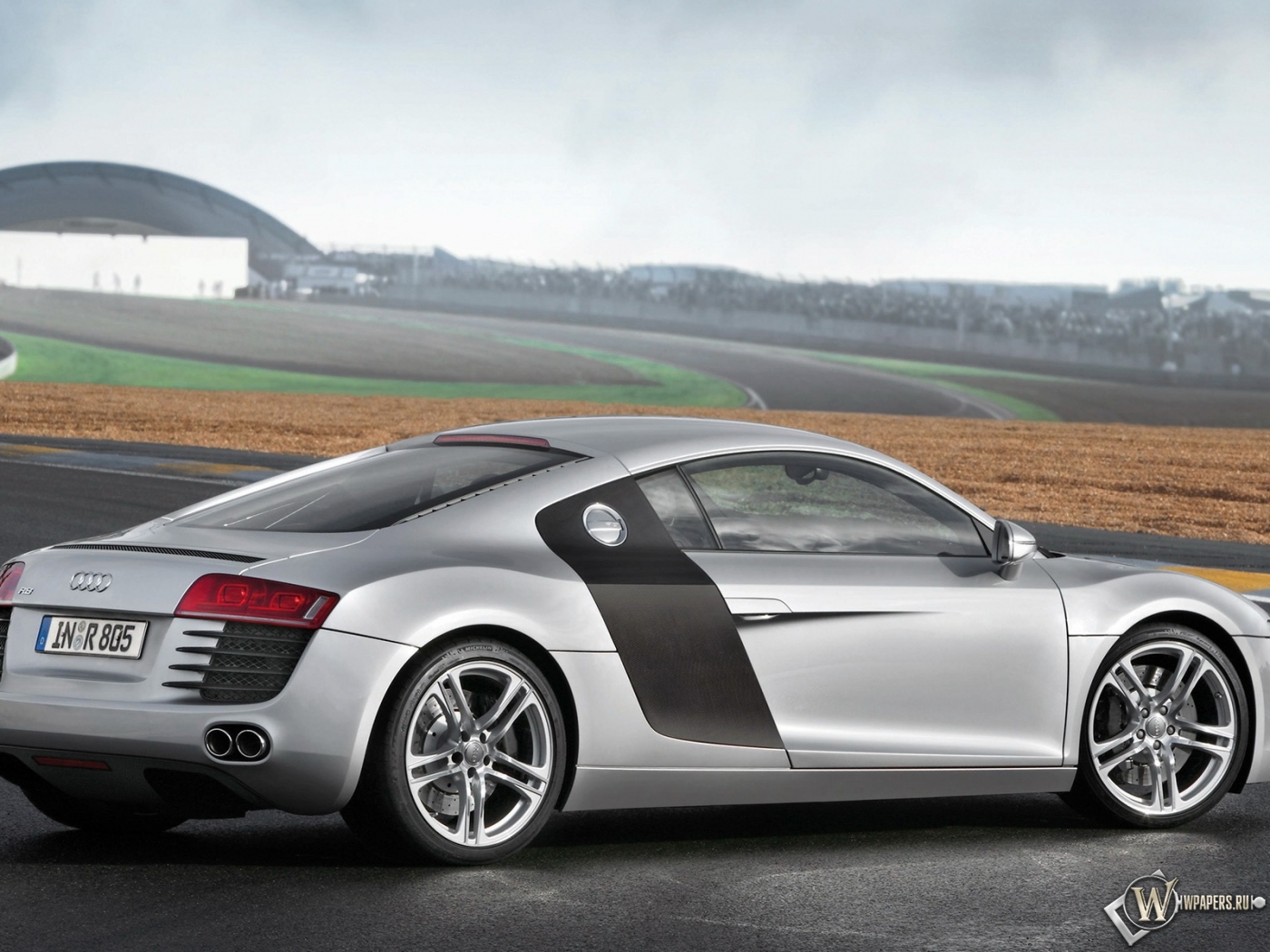 Audi R8 1400x1050