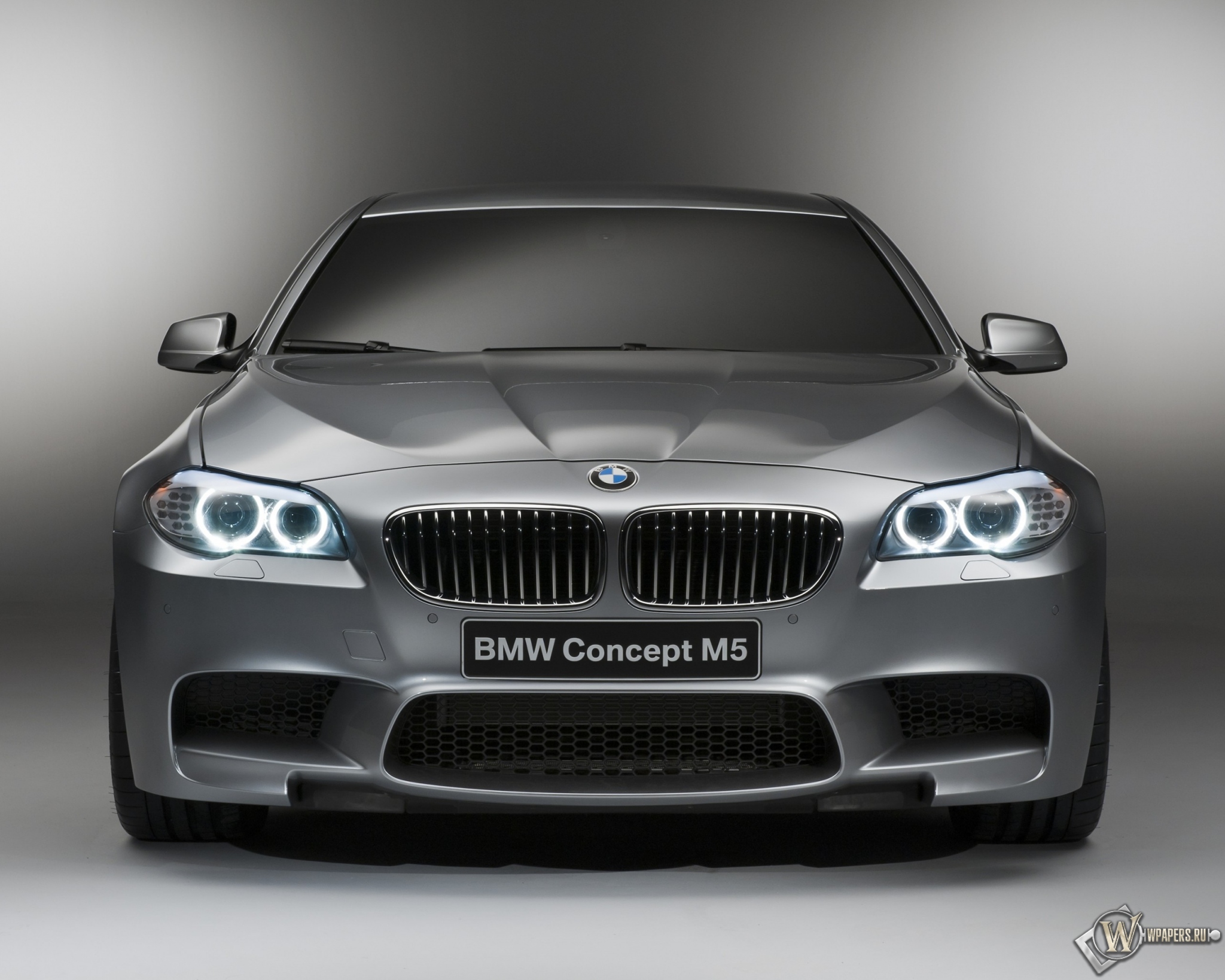 BMW M5 F10 2048x1638