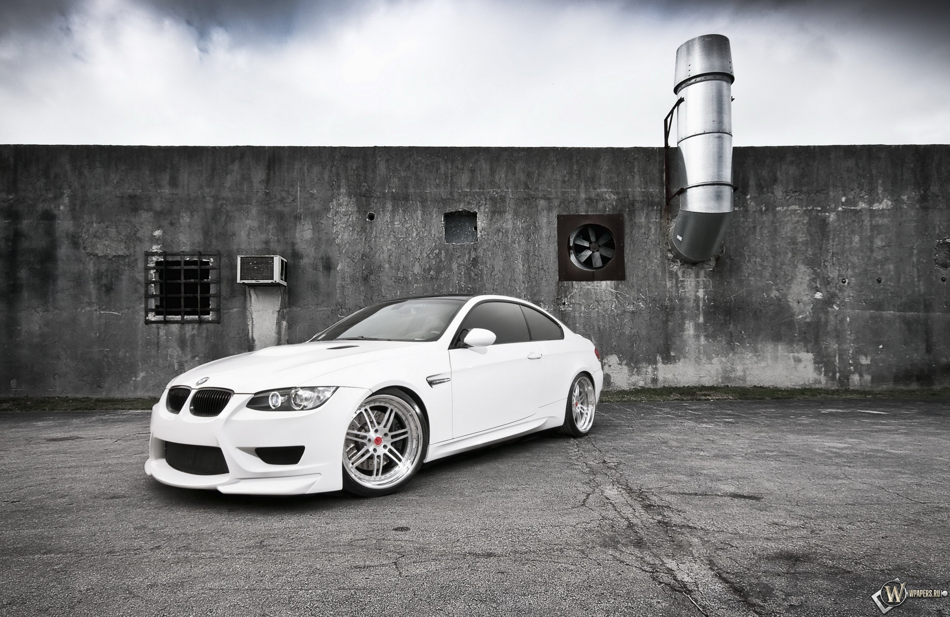 BMW M3 3024x1964