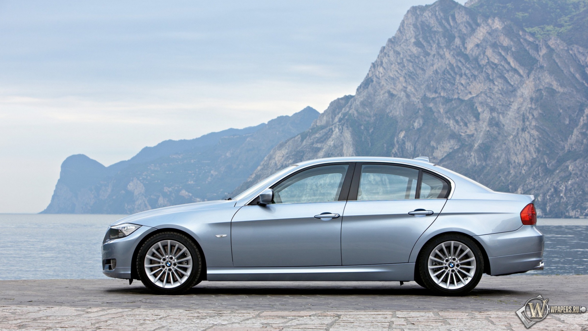 BMW 3 - Series (2009) 2048x1152