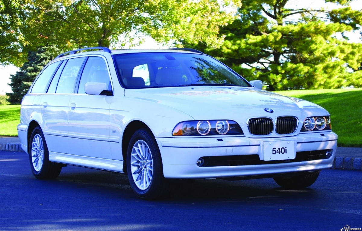 BMW - 5 Series Touring (2001) 1200x768