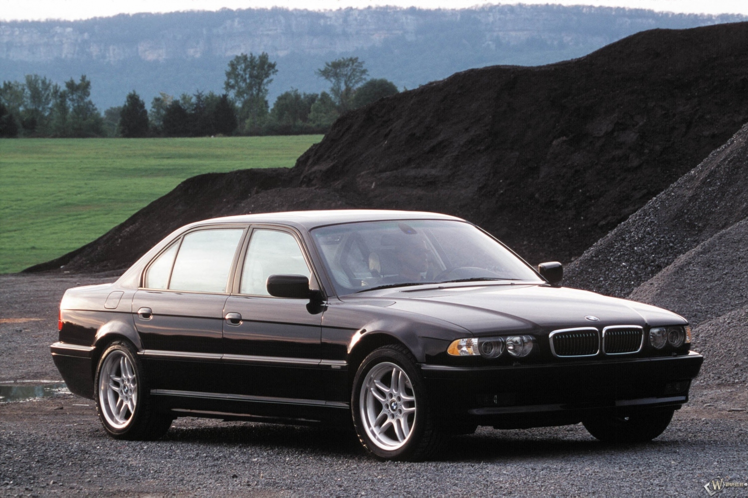 BMW 7 Series (1999) 1500x1000