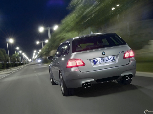 BMW - M5 Touring (2009)