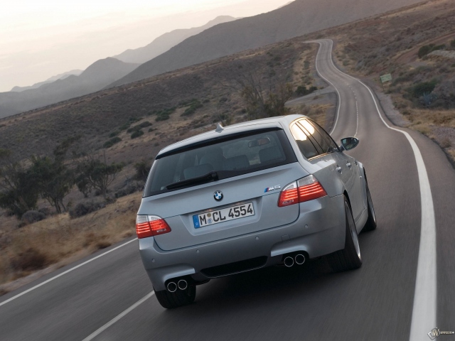 BMW - M5 Touring (2009)