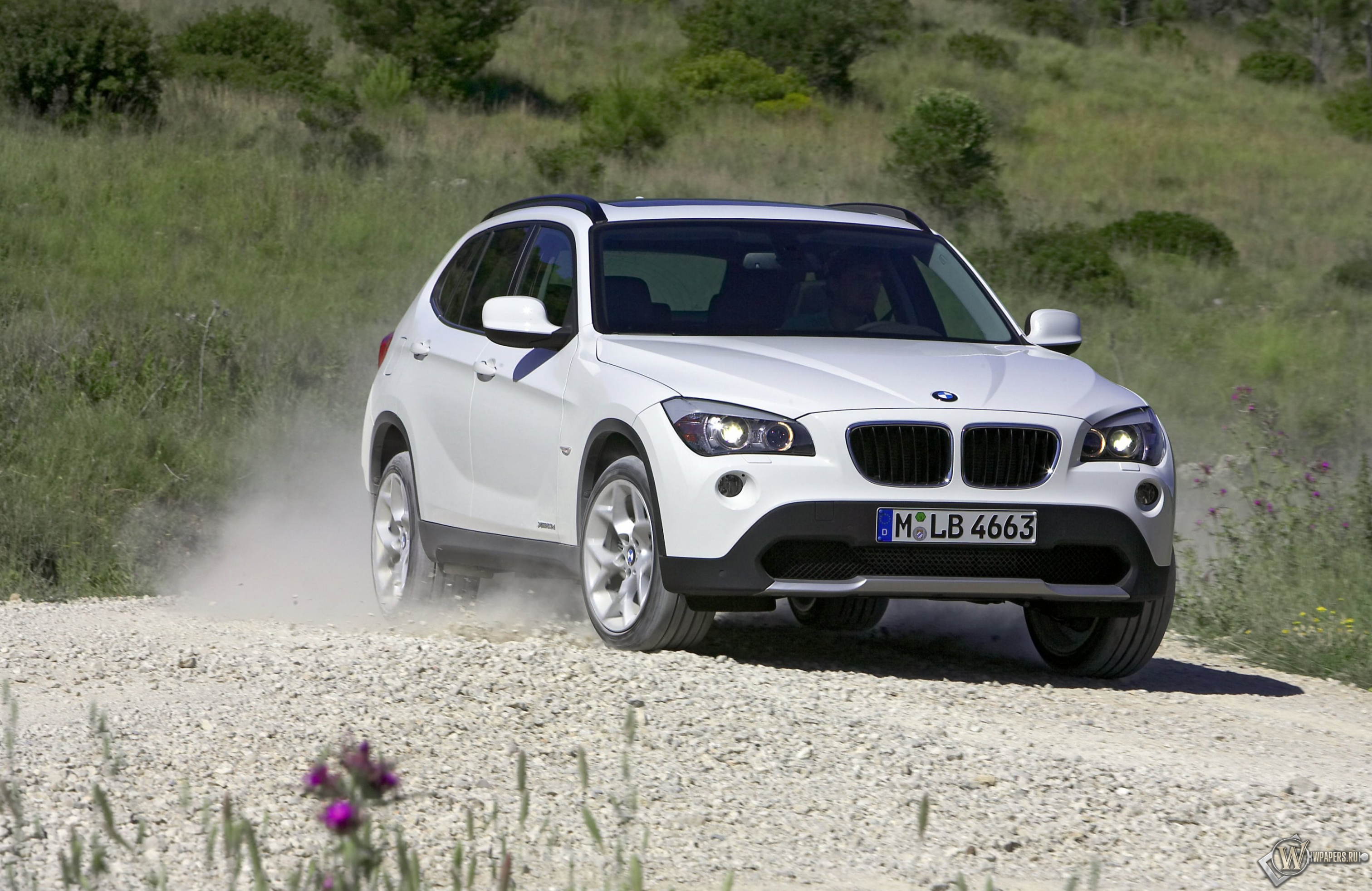 BMW X1 (2010) 3024x1964