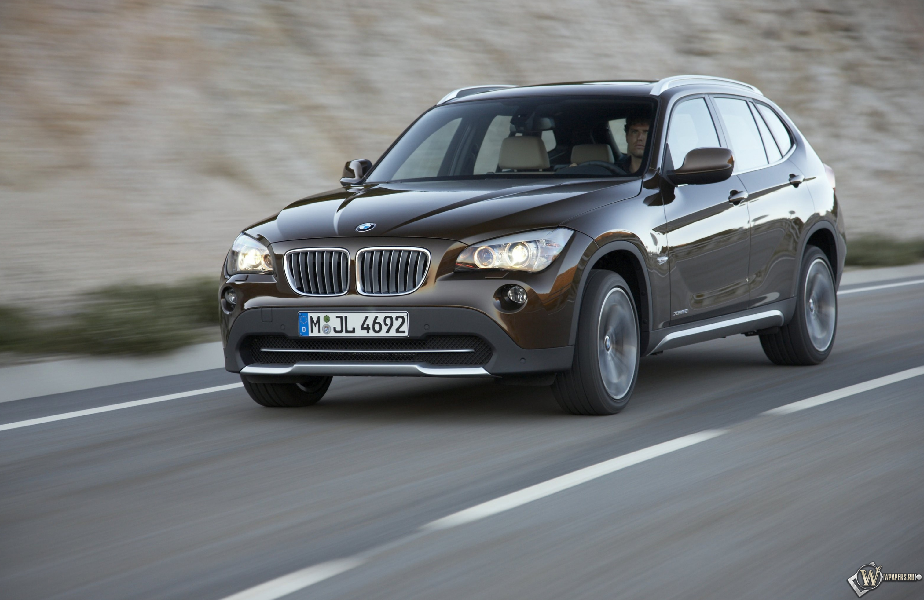 BMW X1 (2010) 3024x1964