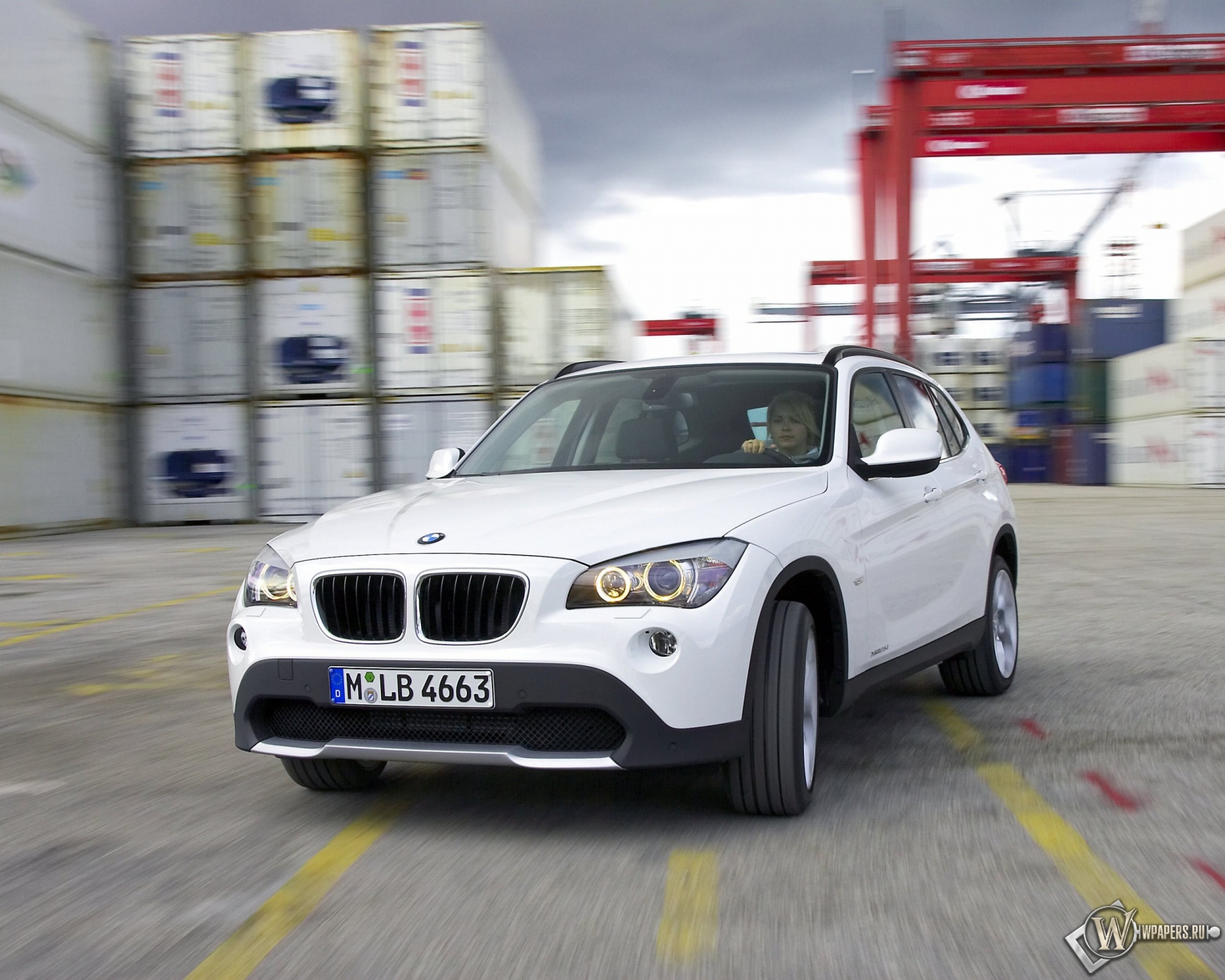 BMW X1 (2010) 1920x1536