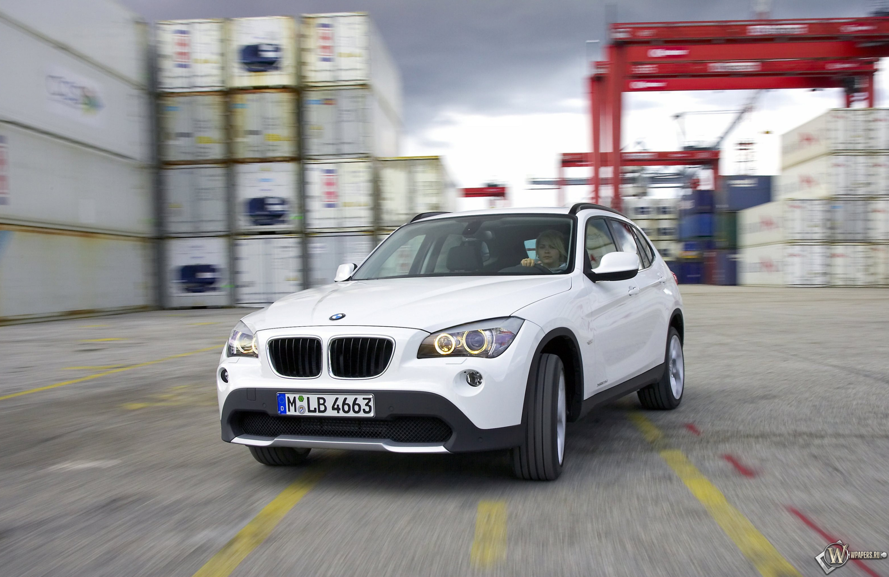 BMW X1 (2010) 3024x1964