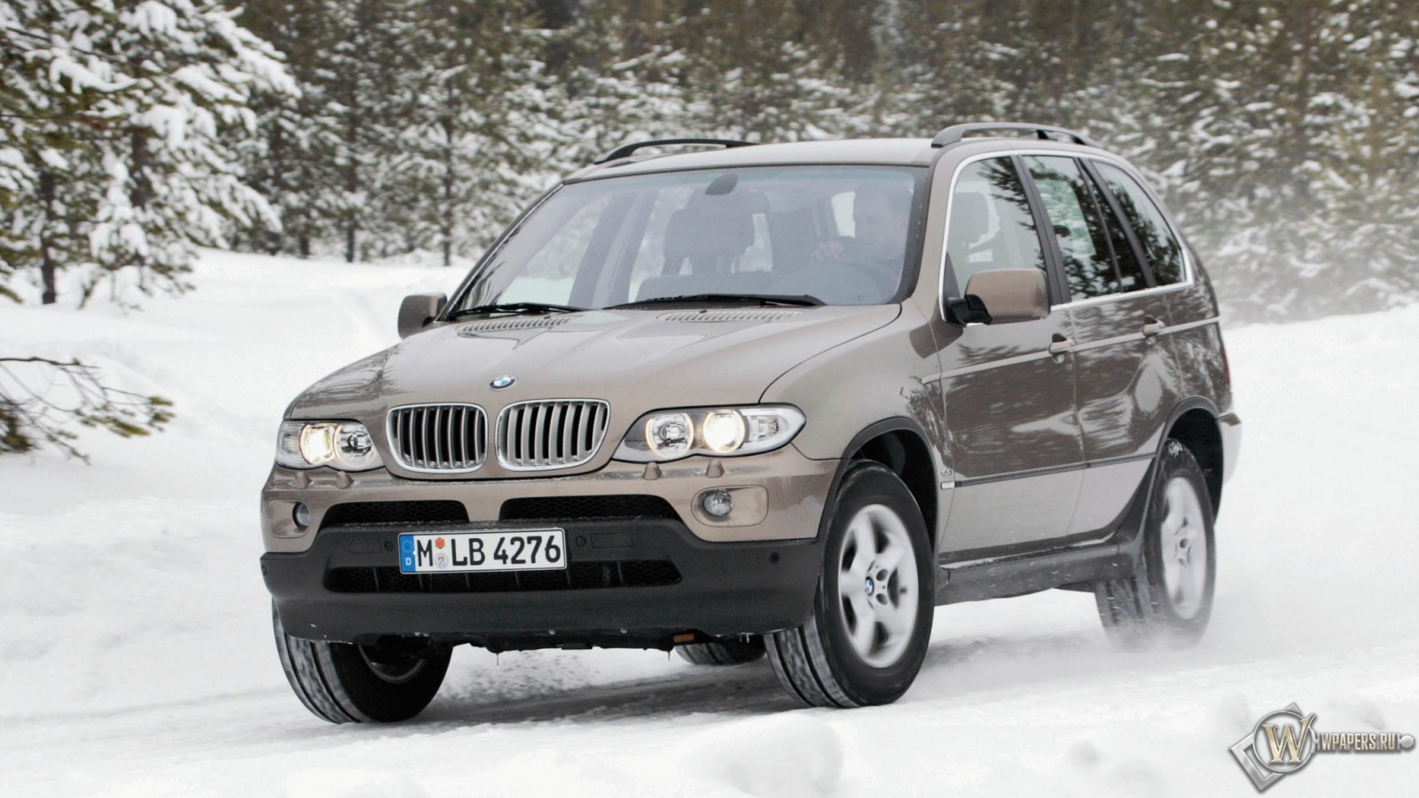 BMW X5 (2004) 1600x900