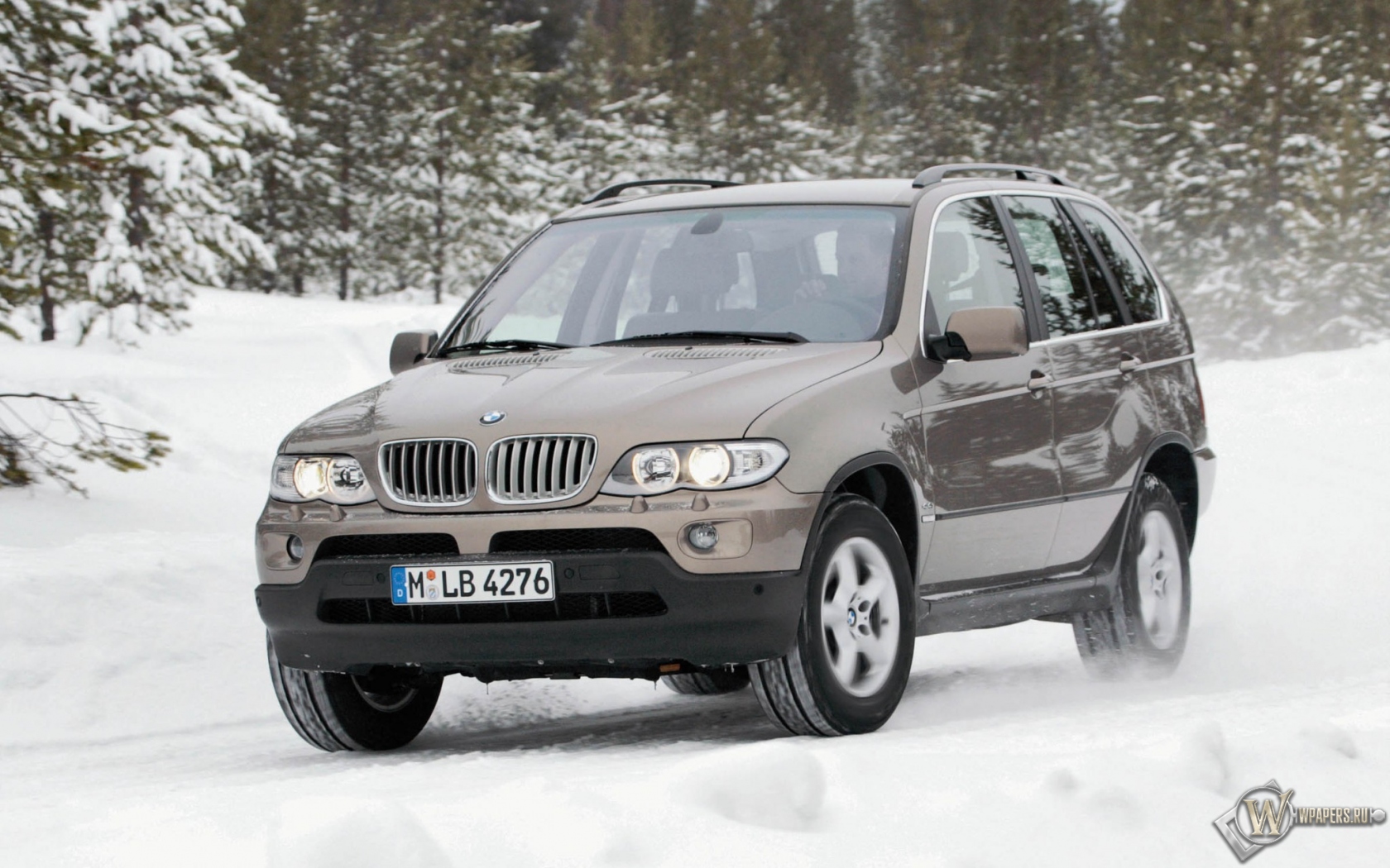 BMW X5 (2004) 1680x1050
