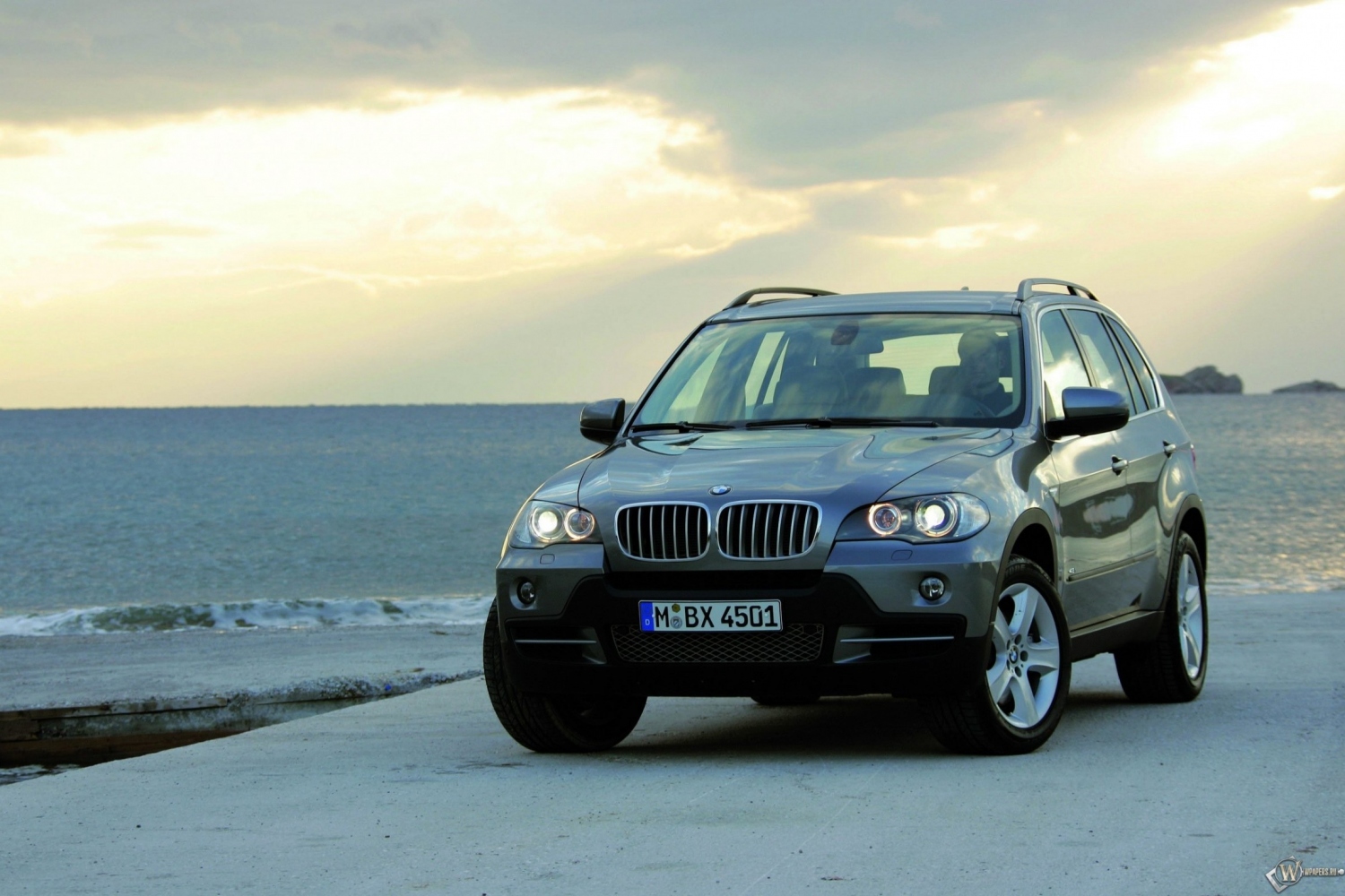 BMW X5 (2007) 1500x1000