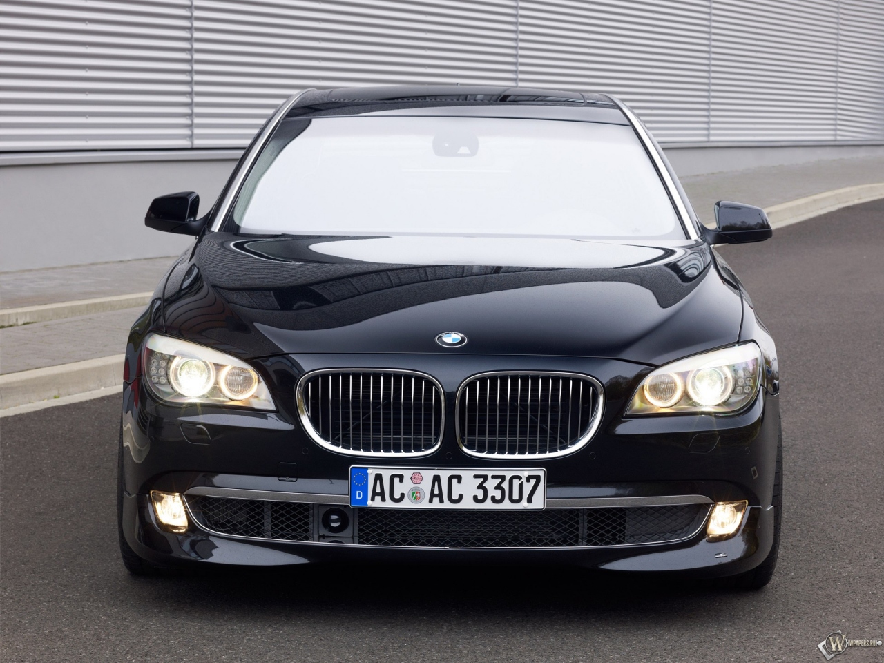 BMW 7-Series F01 1280x960