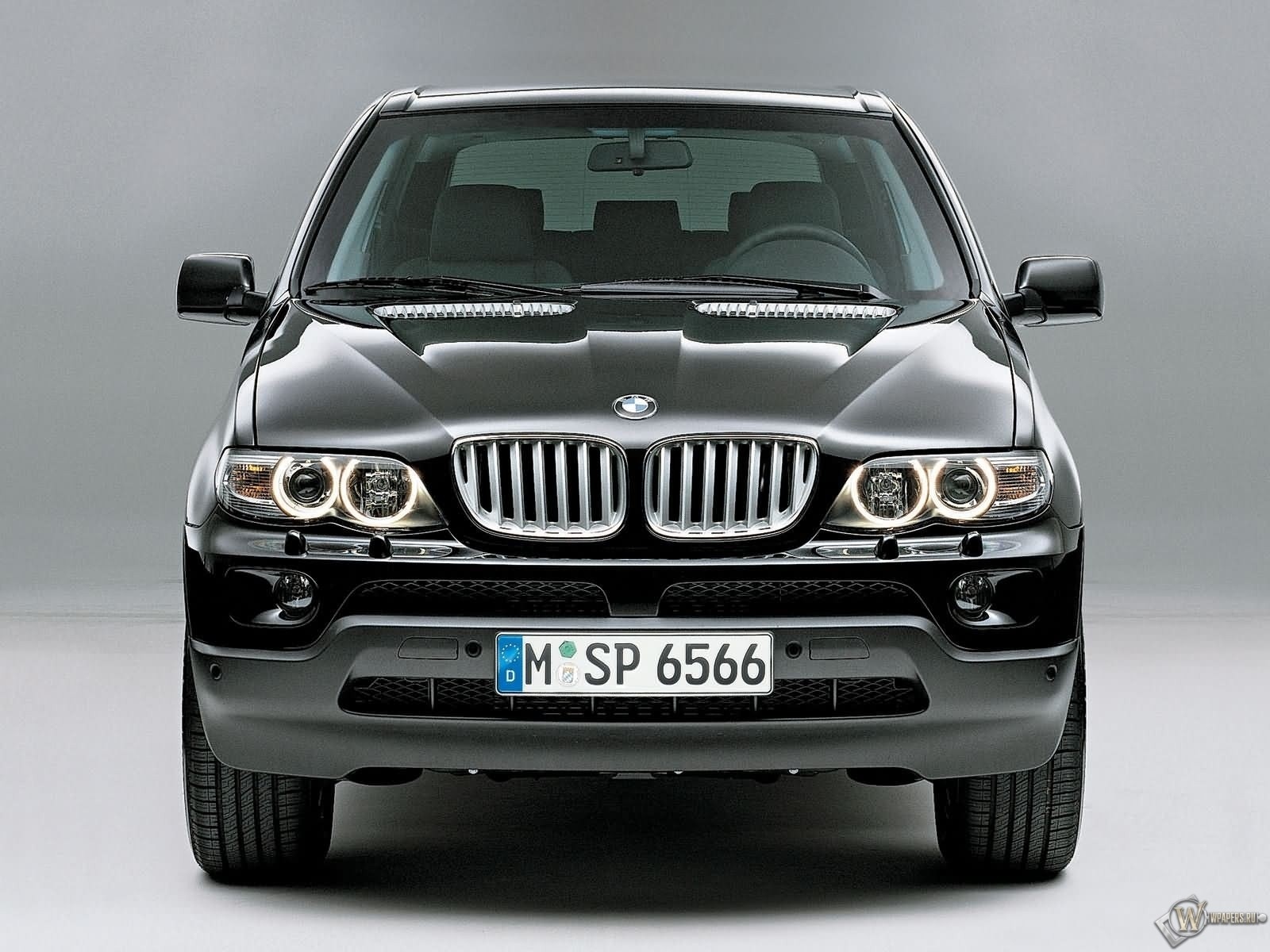 BMW X5 1600x1200