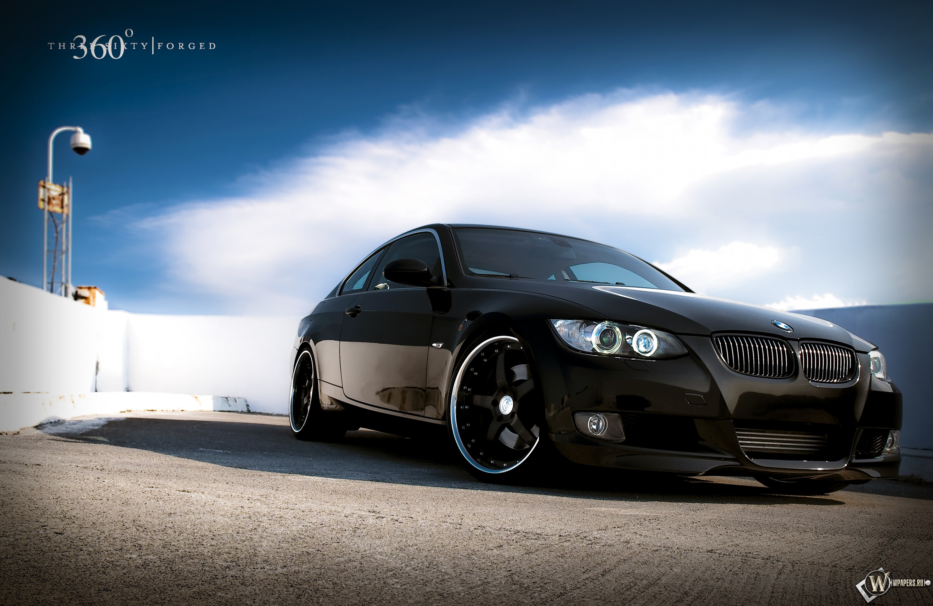 BMW 3024x1964