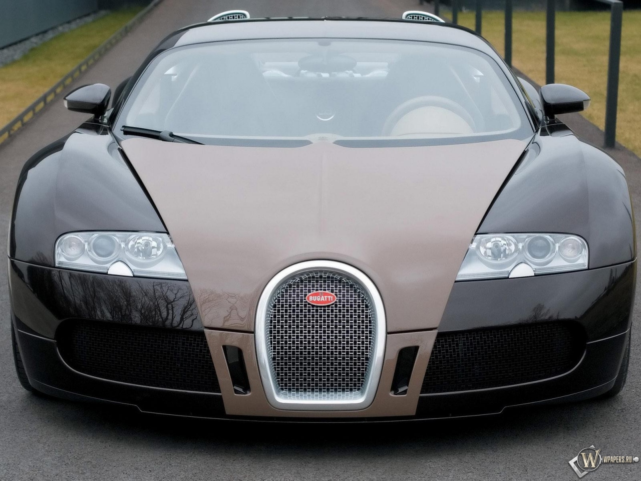 серый Bugatti Veyron 1280x960