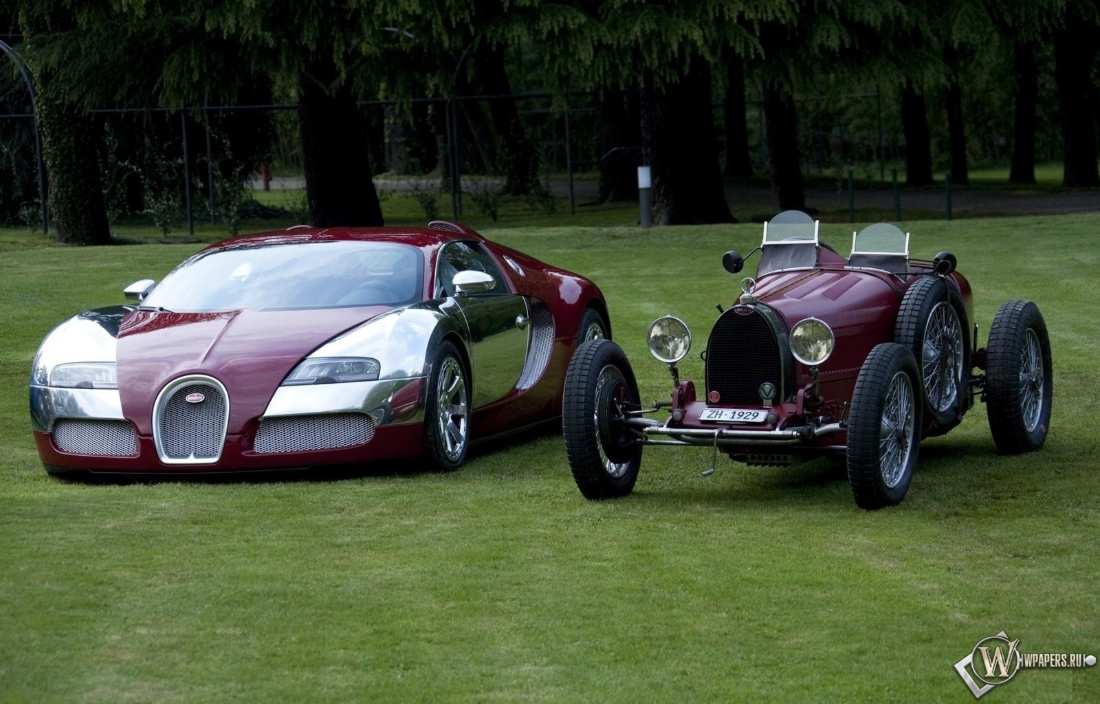 Bugatti Veyron old and new 1600x1024