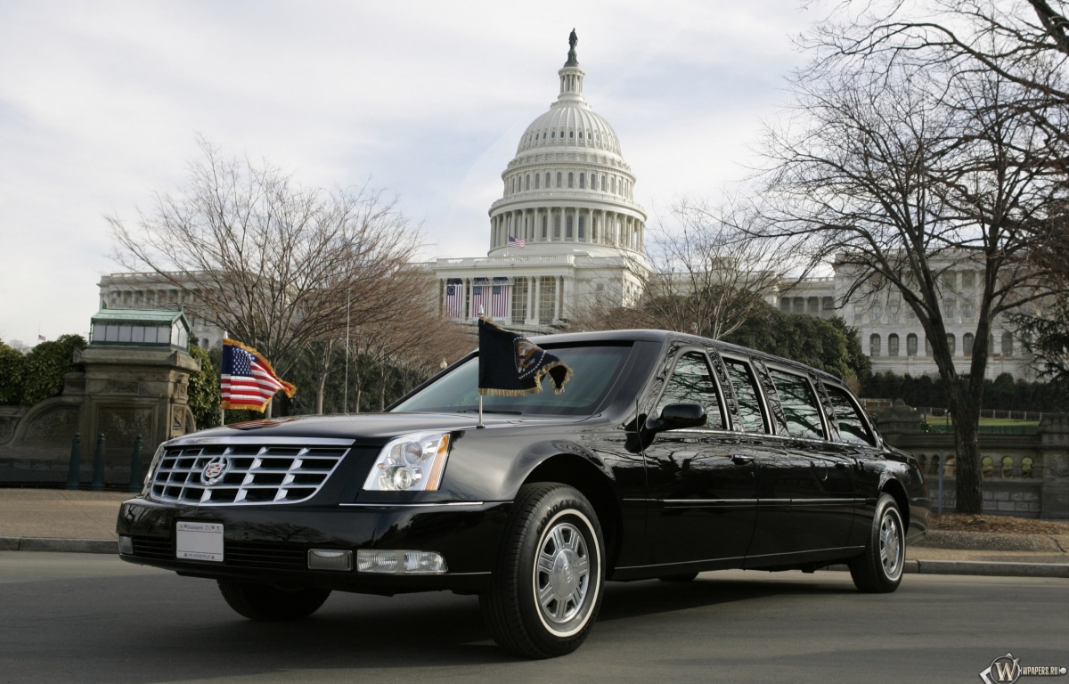 Cadillac DTS Presidential Limousine 1200x768
