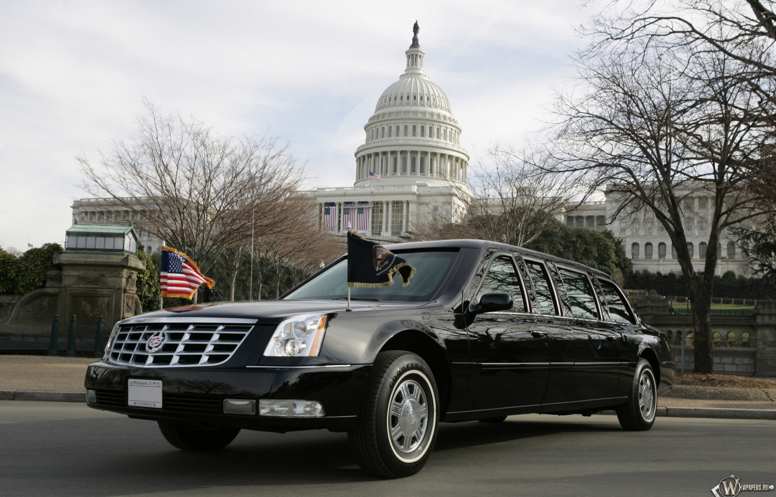 Cadillac DTS Presidential Limousine 1600x1024
