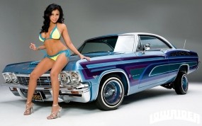 Обои Chevrolet impala 1965 с девкой: Шевроле, Бикини, Chevrolet Impala, Телочка, Лоурайдер, Chevrolet