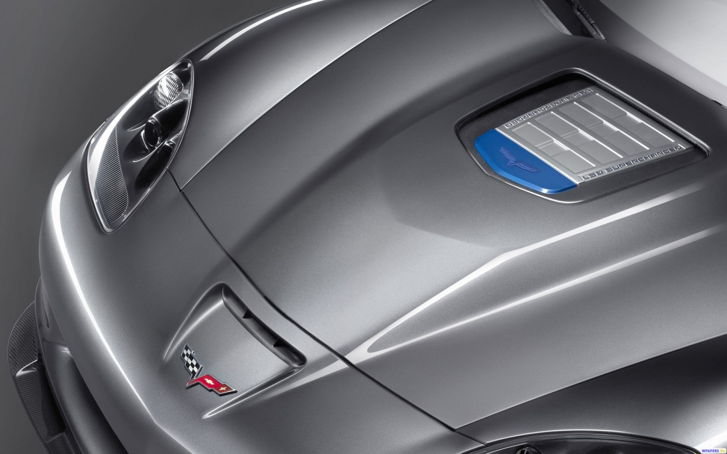Капот Corvette 1440x900