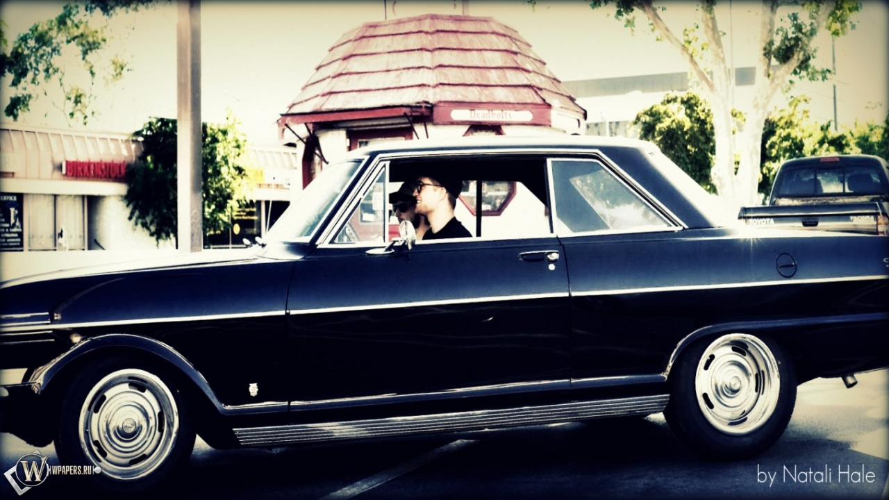 Robert Pattinson in Chevy Nova 1963 1280x720