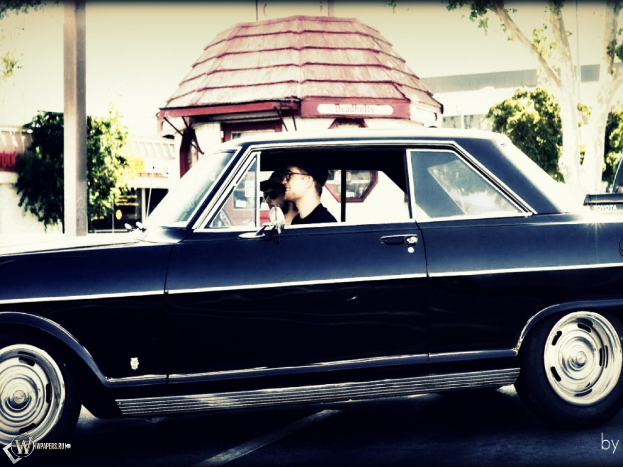Robert Pattinson in Chevy Nova 1963 1280x960