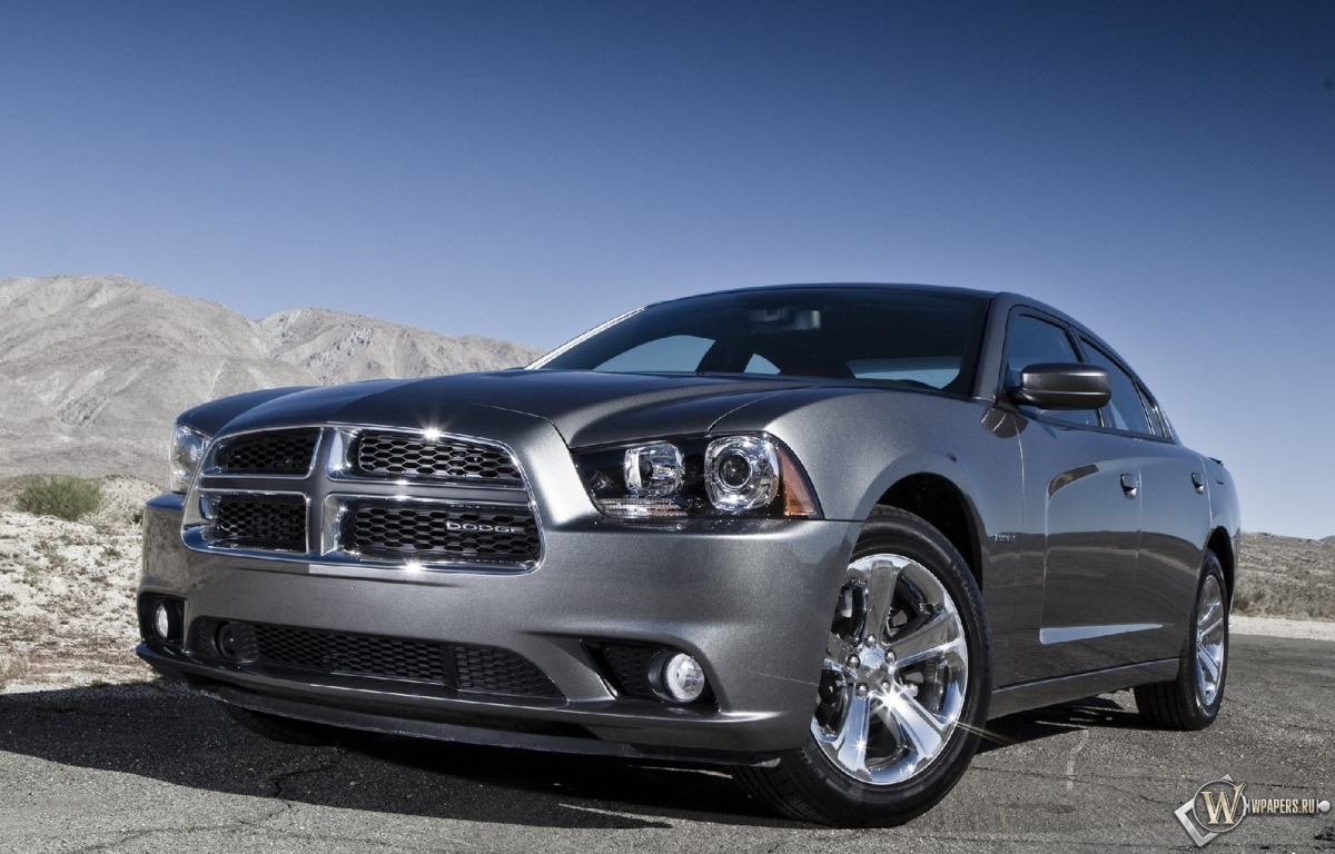 Dodge Charger SRT8 1200x768