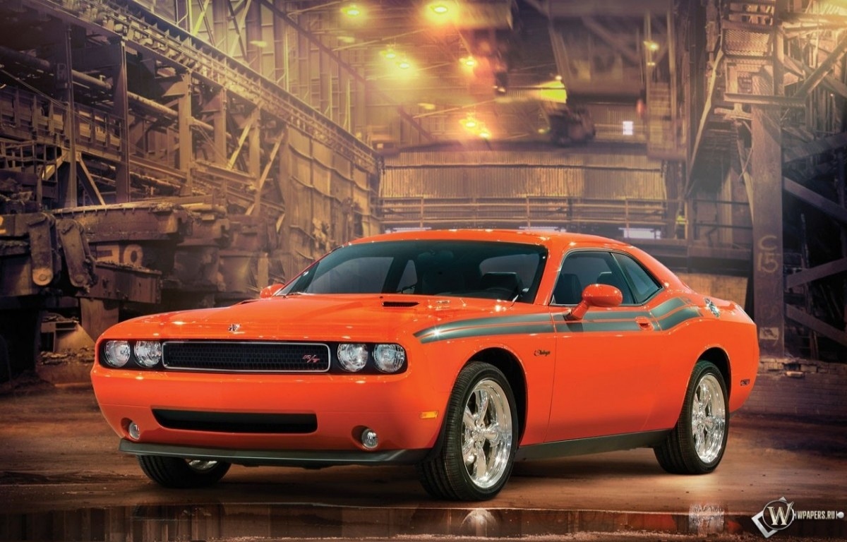 Оранжевый Dodge Challenger RT 1200x768