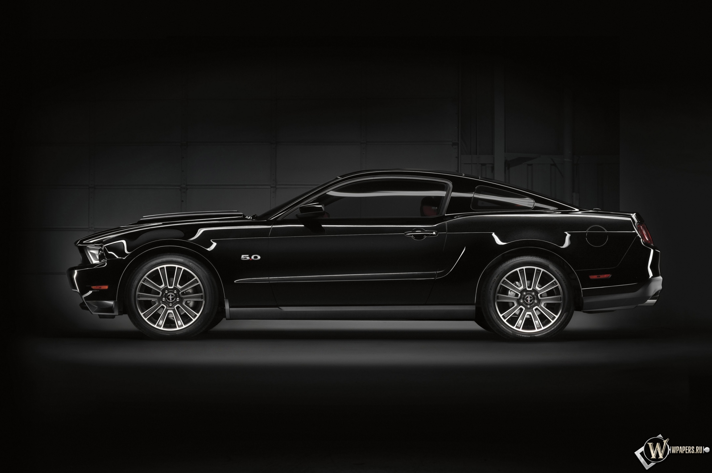 Ford Mustang  2300x1530