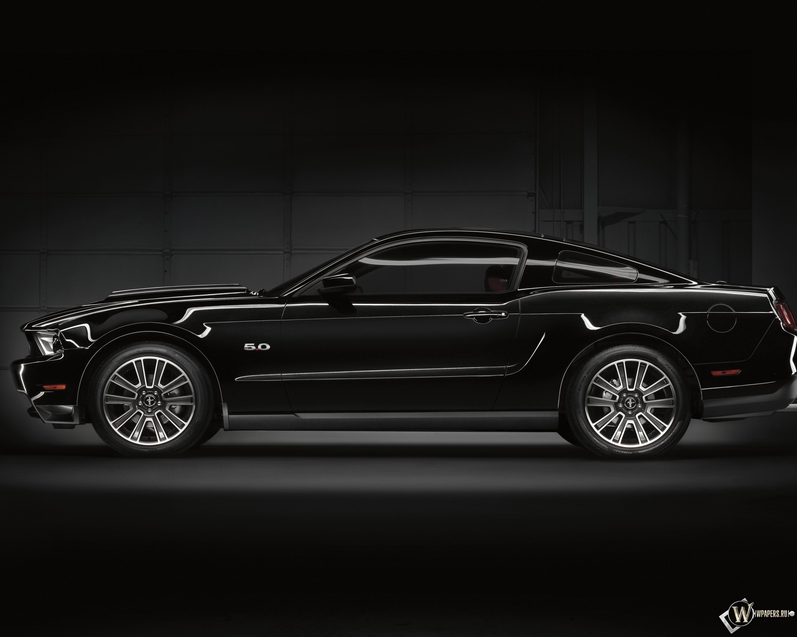 Ford Mustang  2560x2048