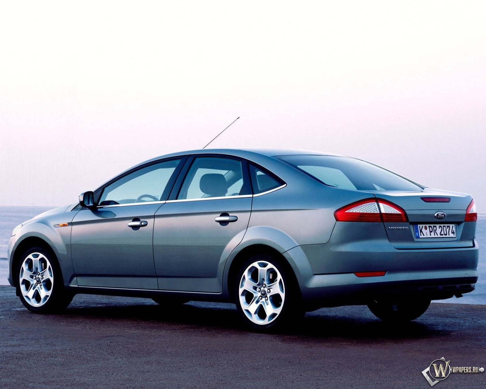 Ford Mondeo sedan 1600x1280