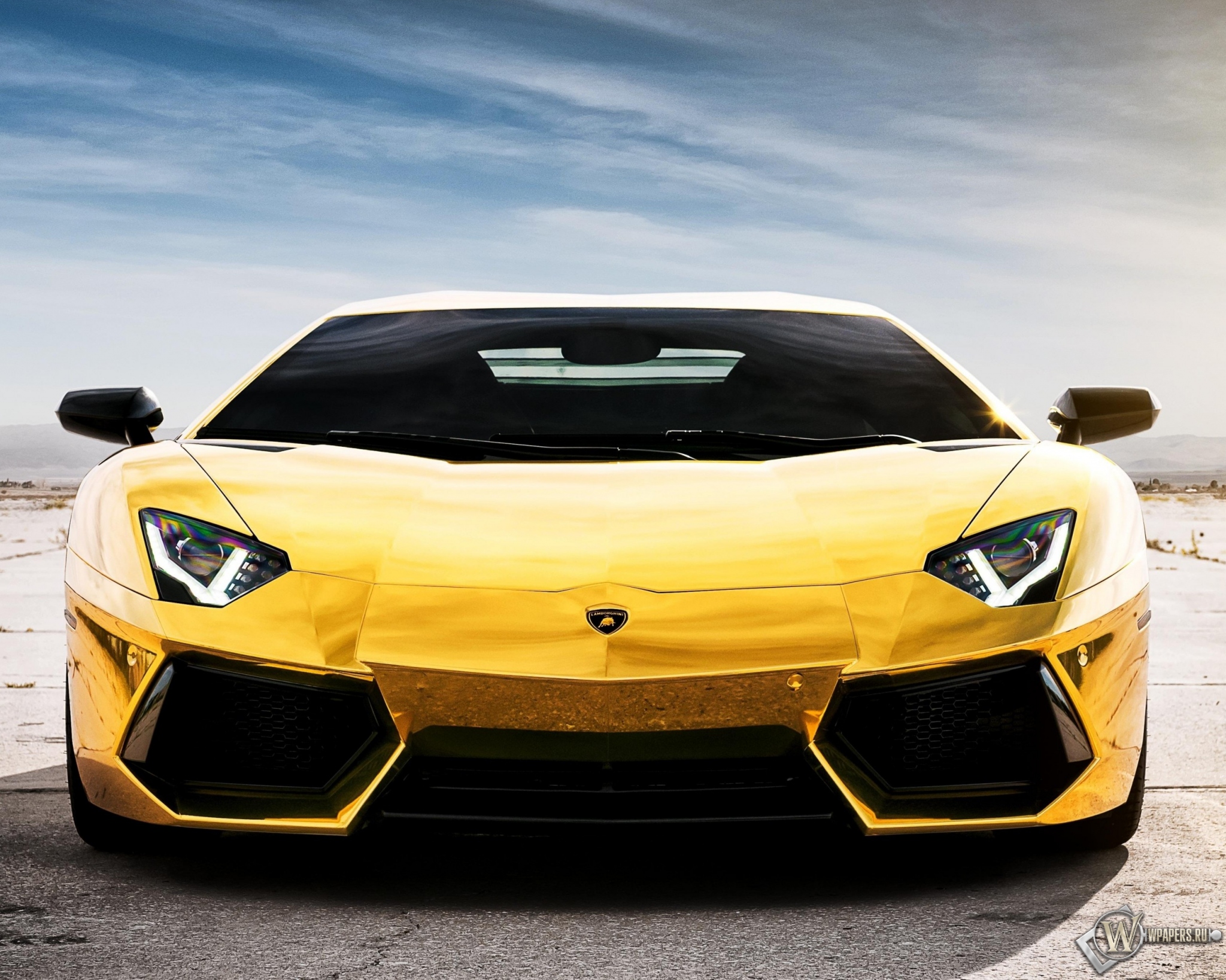 Lamborghini Aventador Gold 2048x1638