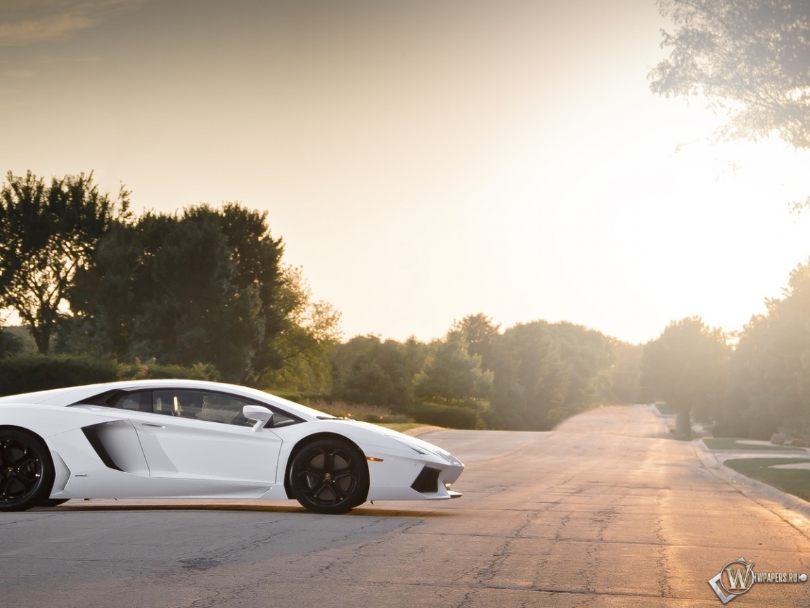 Lamborghini Aventador 1152x864