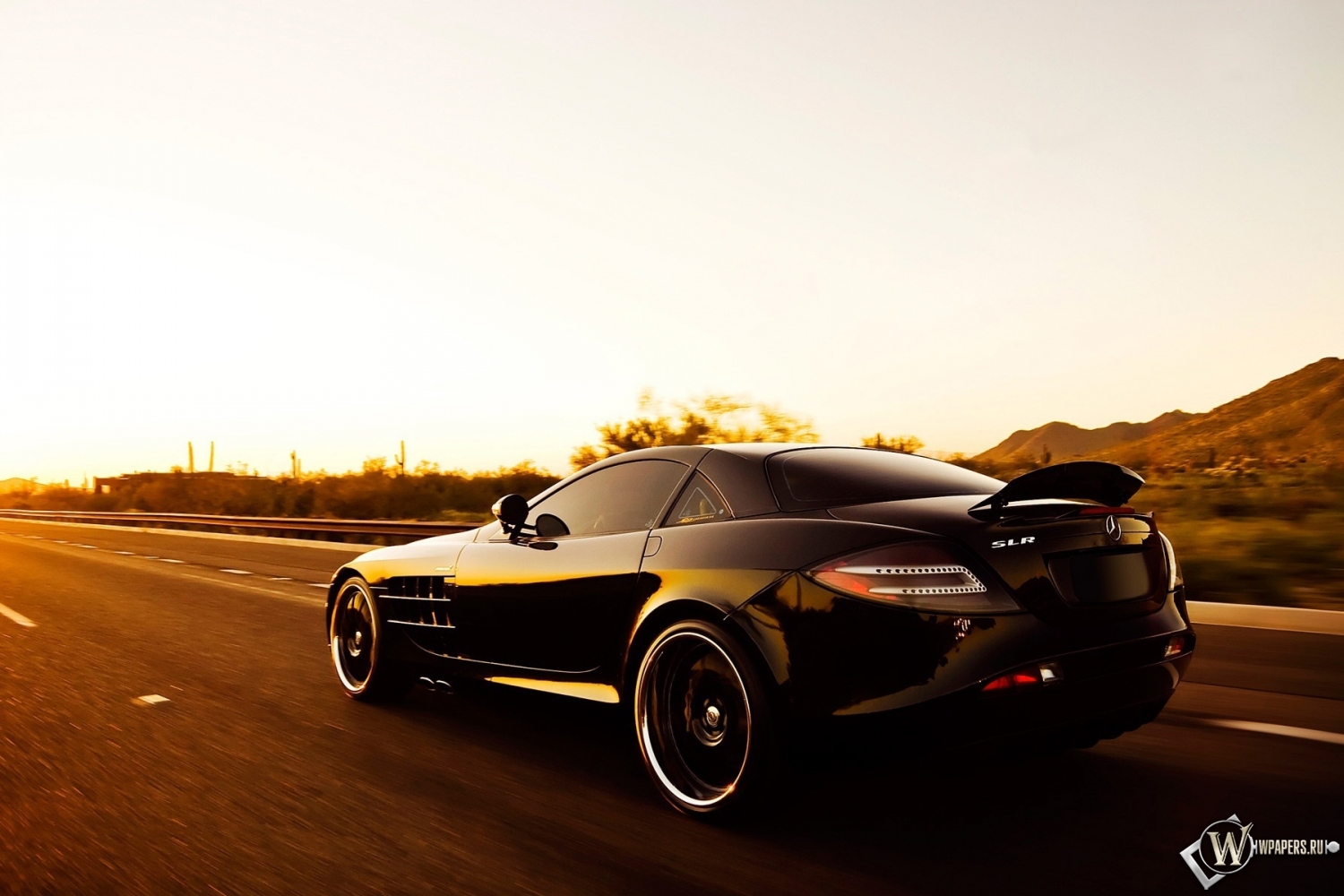 Mercedes SLR 1500x1000