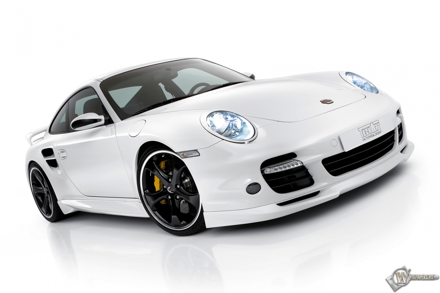 Белый Porsche 1500x1000