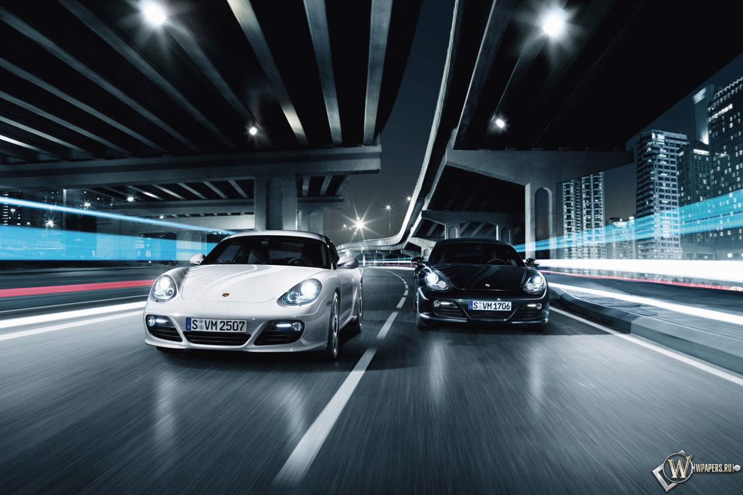 два Porsche 1500x1000