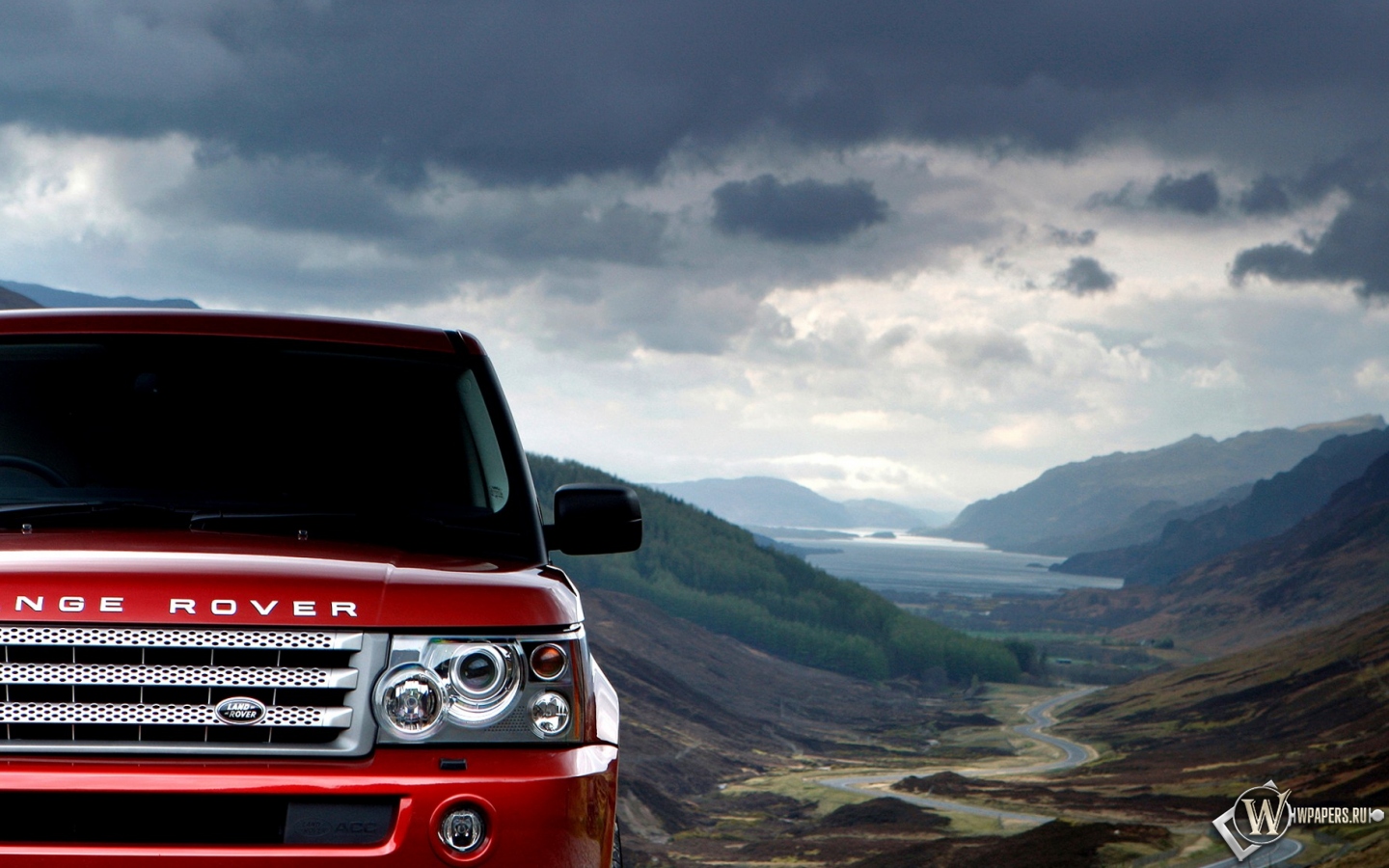 Красный Range Rover 1440x900