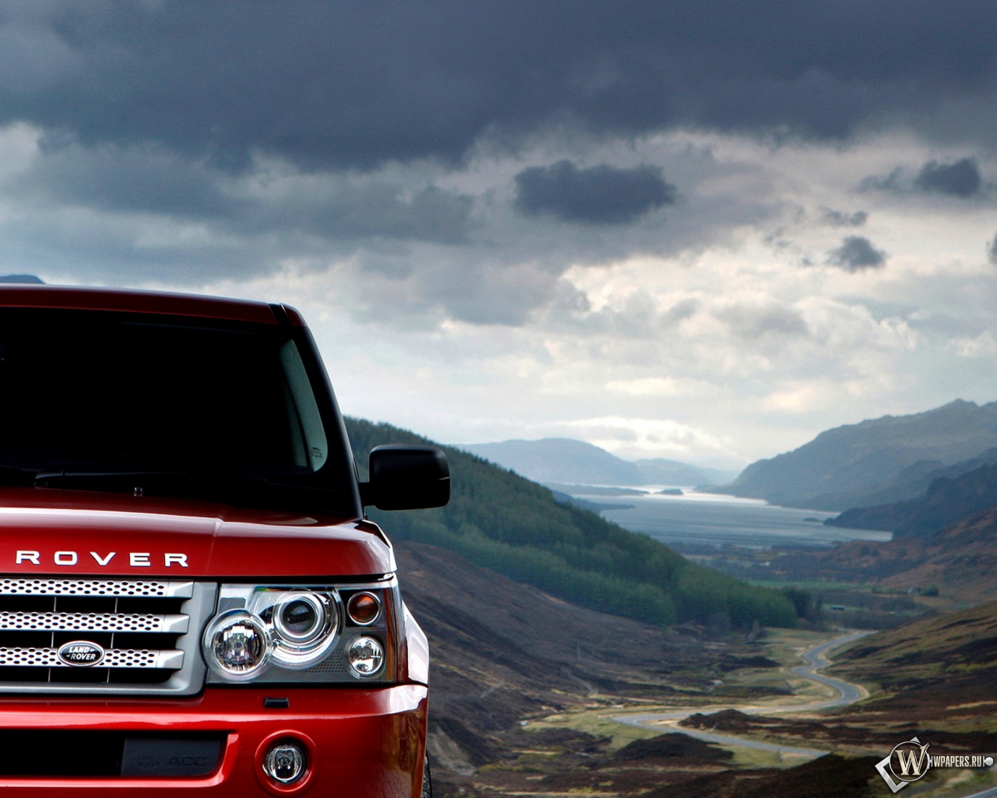 Красный Range Rover 2048x1638