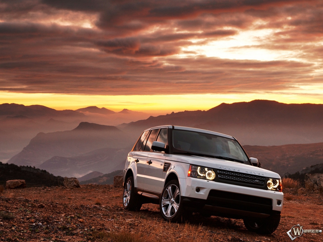 Белый Range Rover 1280x960
