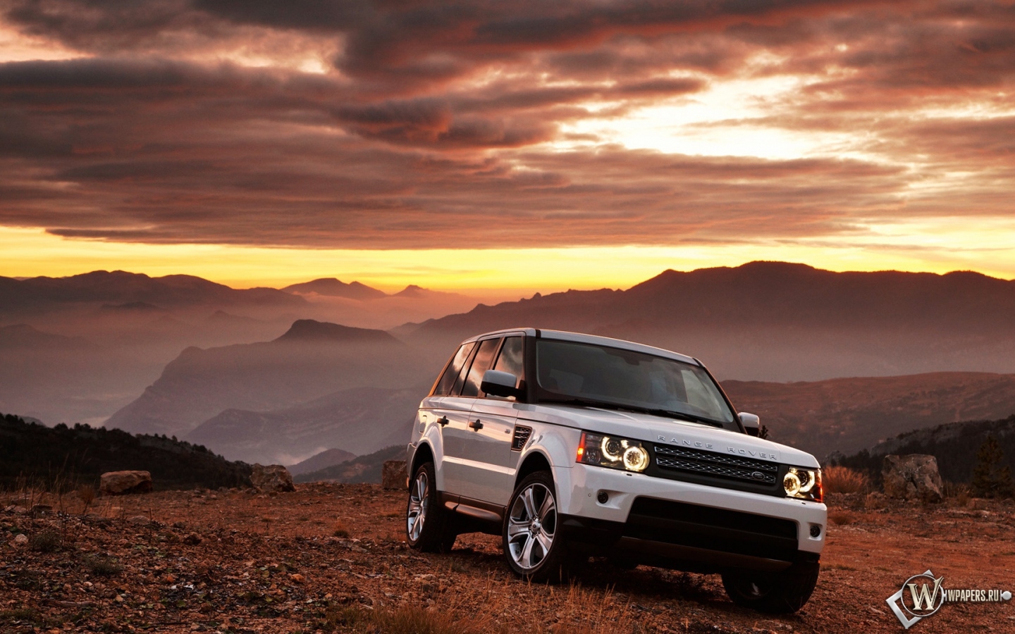 Белый Range Rover 1440x900