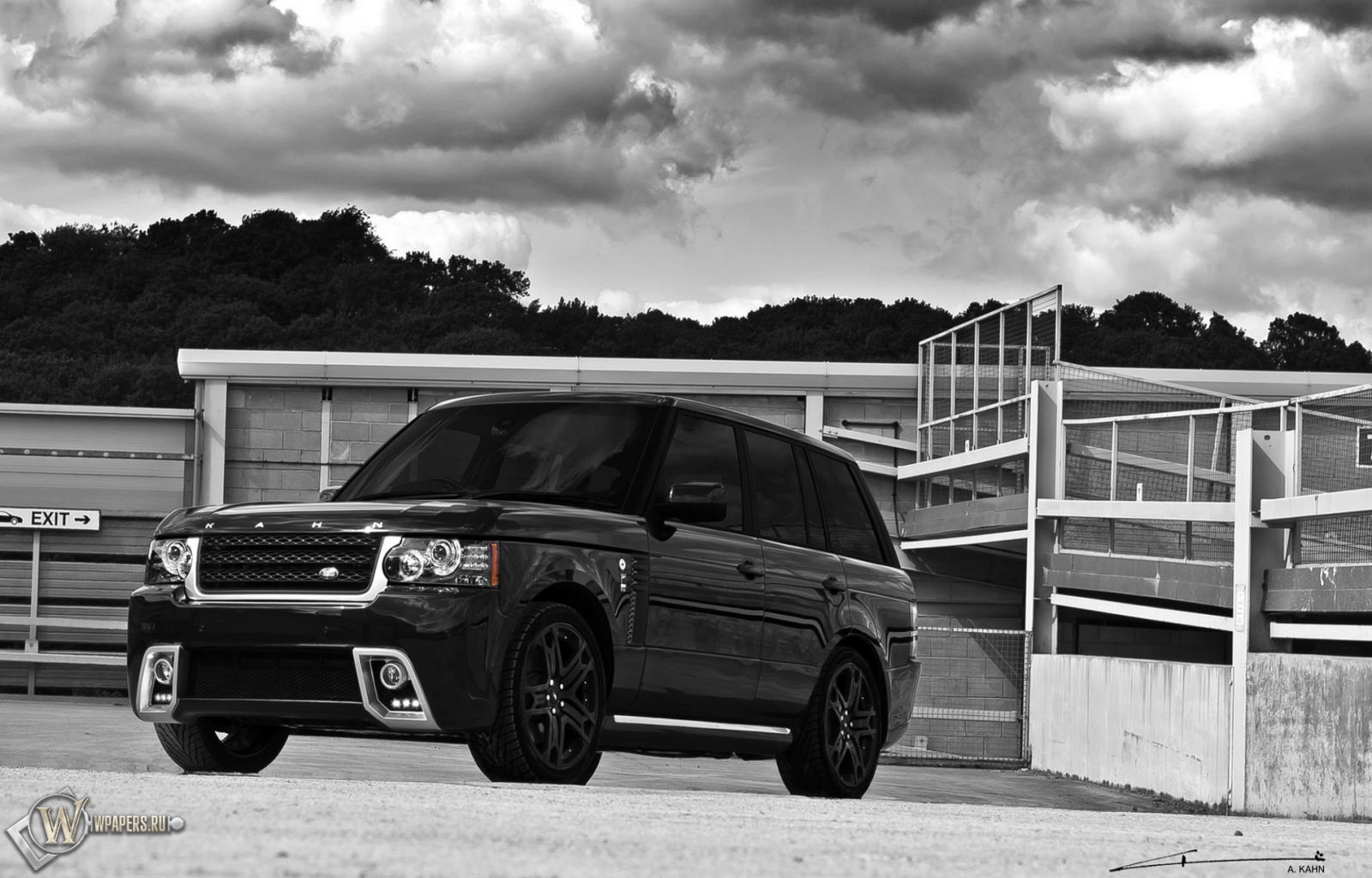 Range Rover Black Vogue RS600 by Project Kahn 1600x1024