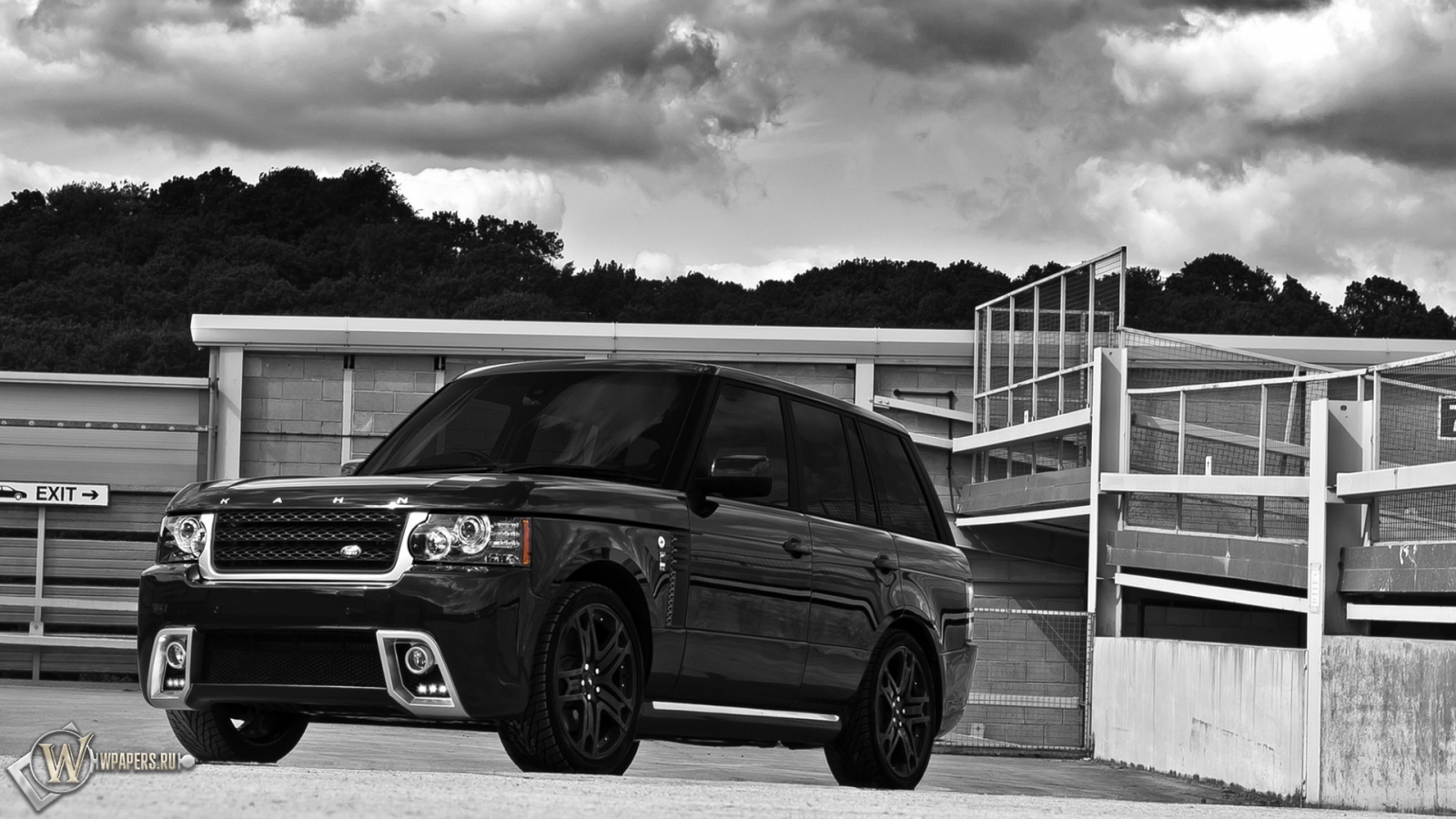 Range Rover Black Vogue RS600 by Project Kahn 1600x900