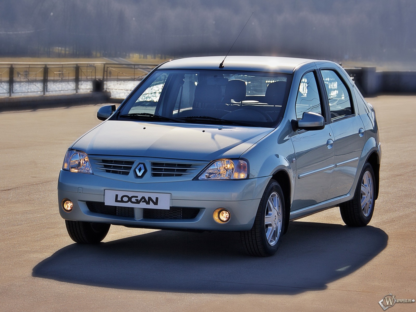 Renault Logan 1400x1050