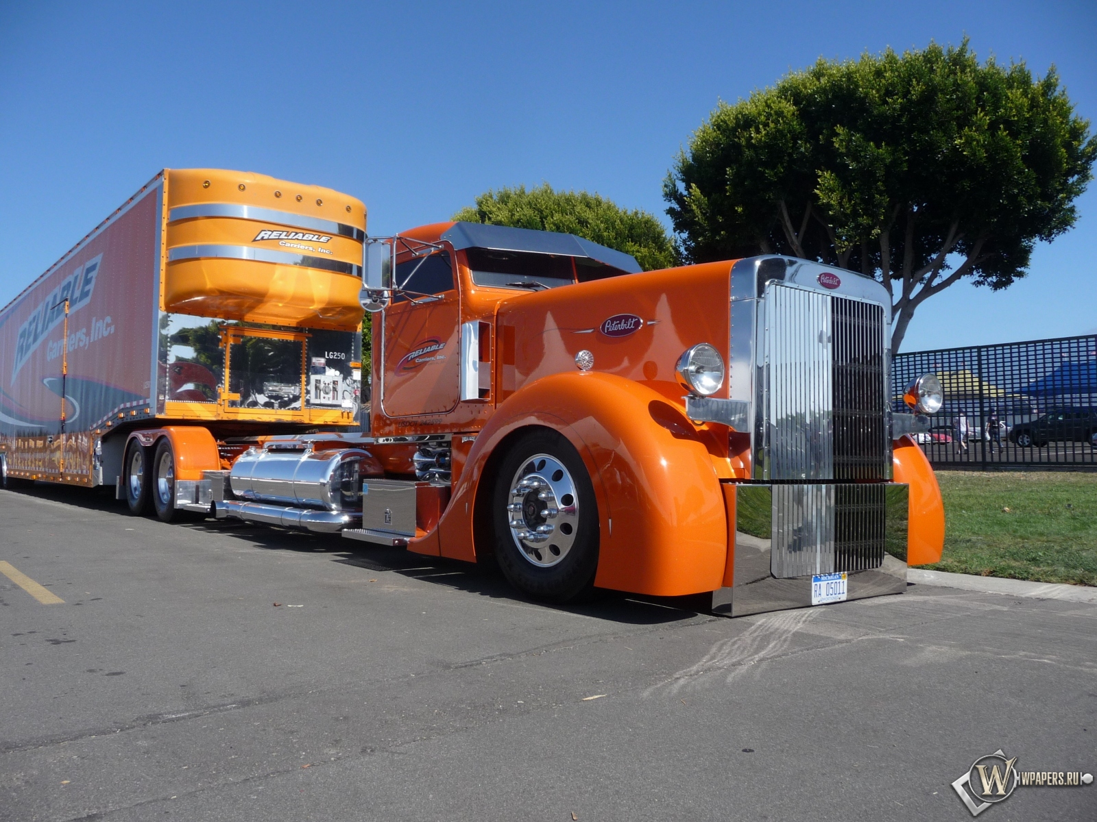 Peterbilt 1600x1200