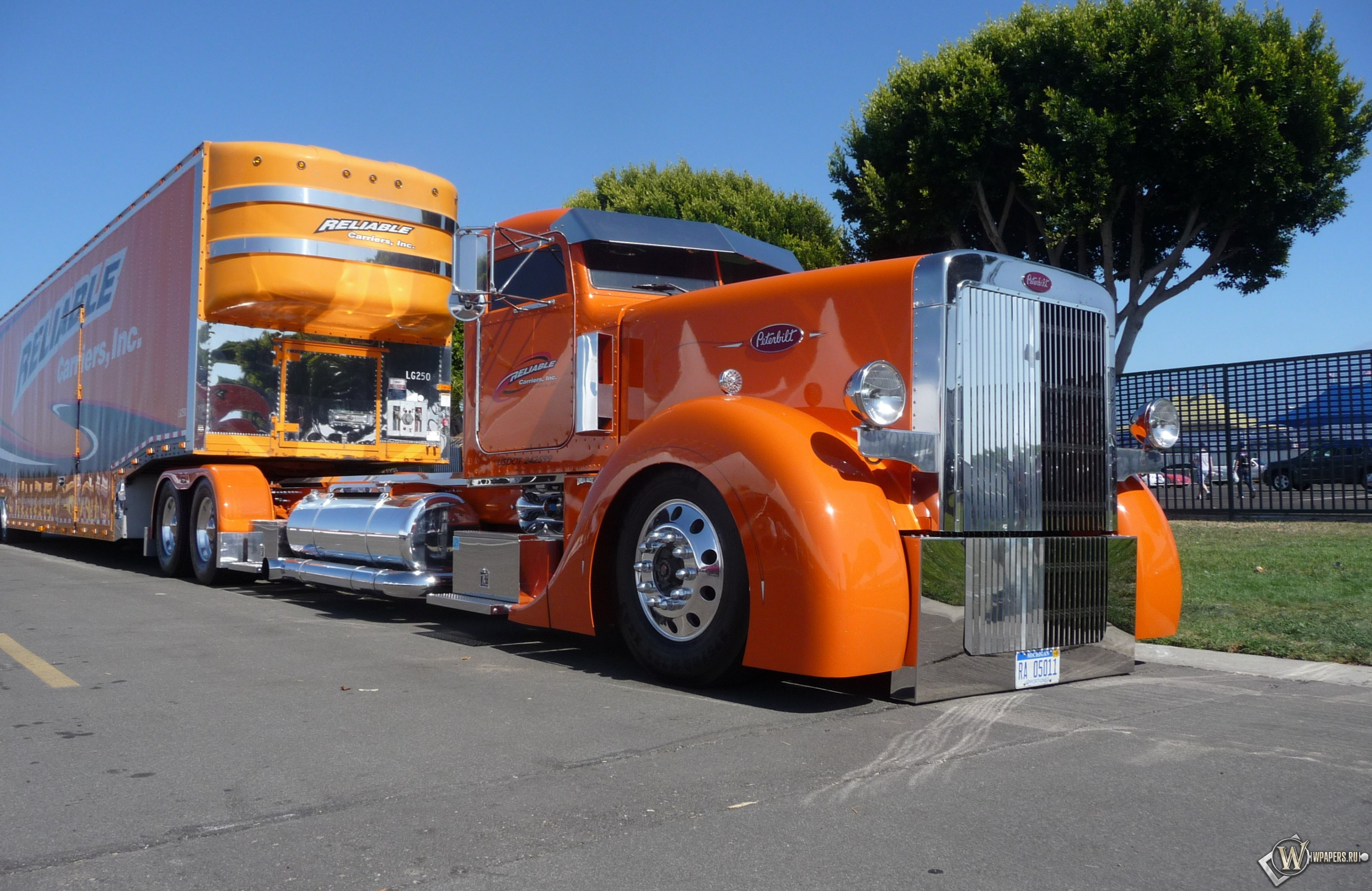 Peterbilt 3024x1964