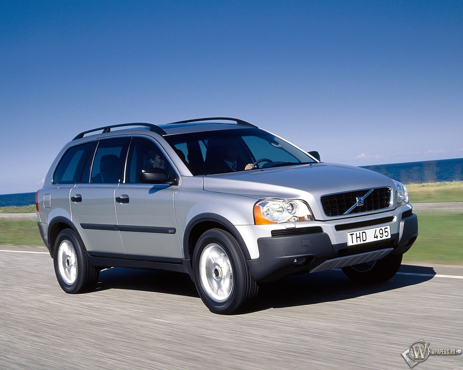 Volvo XC90 1600x1280